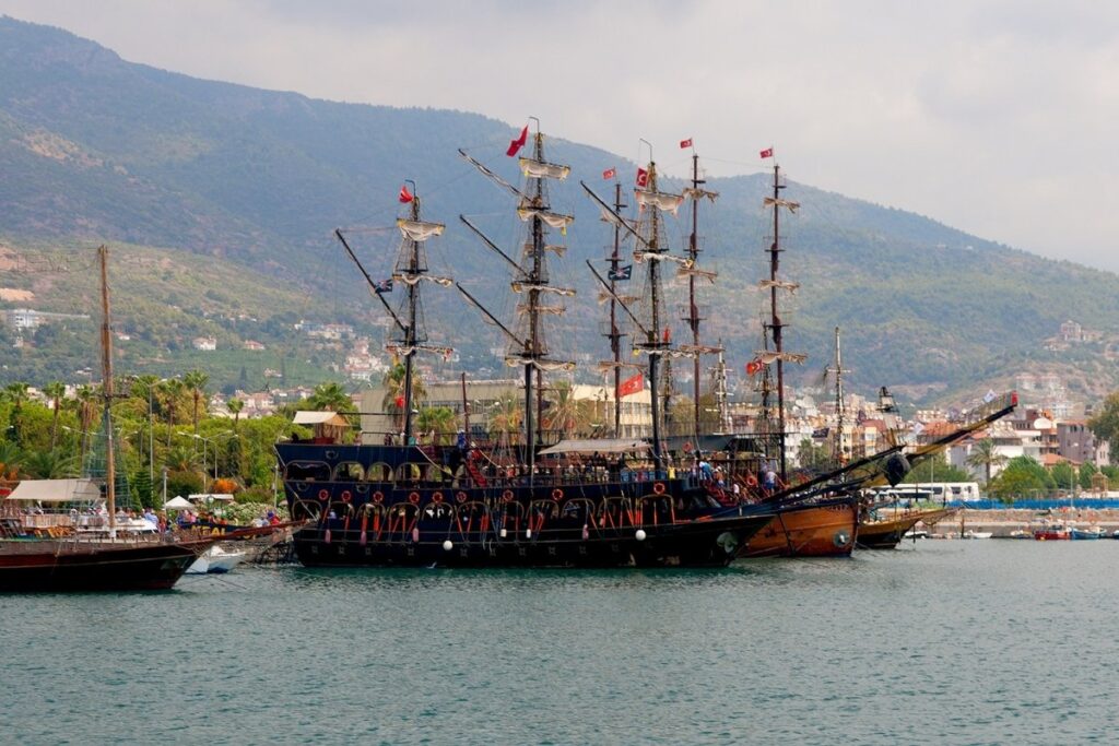 Best Things to Do in Alanya: Top Attractions and Activities 6 Alanya Boat Tour