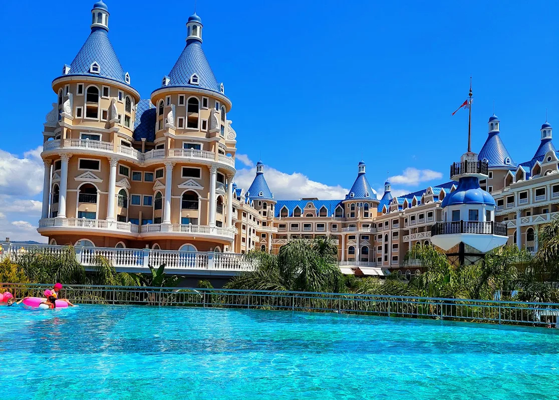 10 Best Family-Friendly Hotels in Alanya: The Ultimate Guide (with Transfer Tips!) 3 Haydarpasha Palace (Türkler) | Alanya Family-Friendly 5-Star Hotel